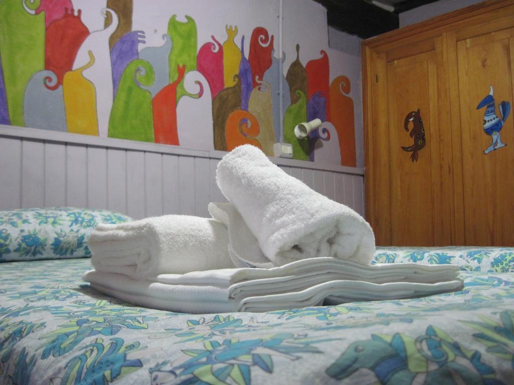 Libera Universita Di Alcatraz Hostal Morleschio Habitación foto